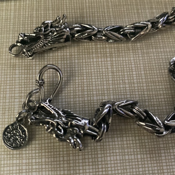Silver oxidized double headed keel bracelet dragon artwork - Picture 7 of 10